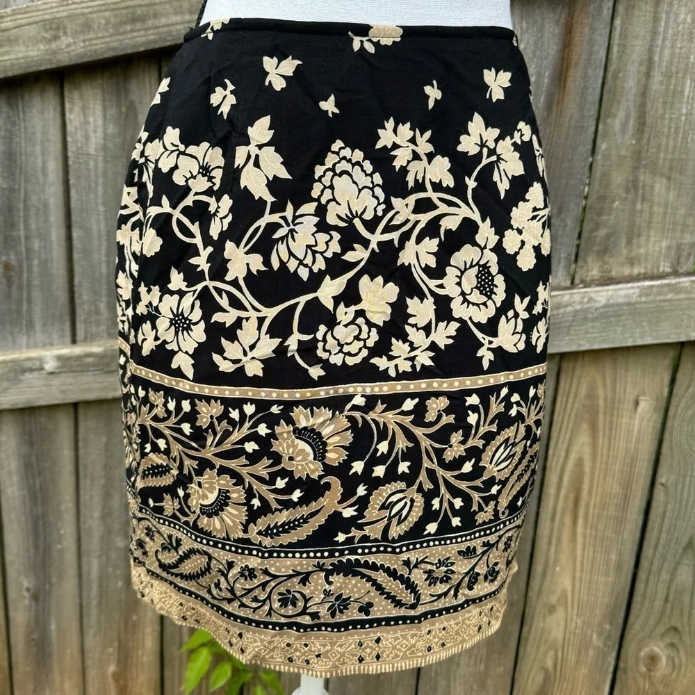 L' Amadei Women's Black Print Wrap Mini Skirt Size 10